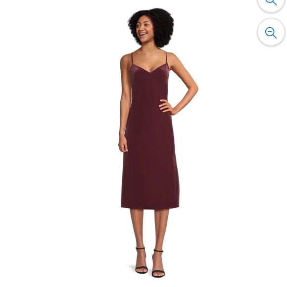 Time & Tru Womens Velvet Slip Dress in Plum sizes Small-Large - Picture 3 of 4